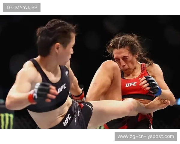 UFC女拳手暴打对手后拥抱她：体育精神中的真情与力量